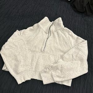 Lululemon gray cropped zip up fits sz 4-6